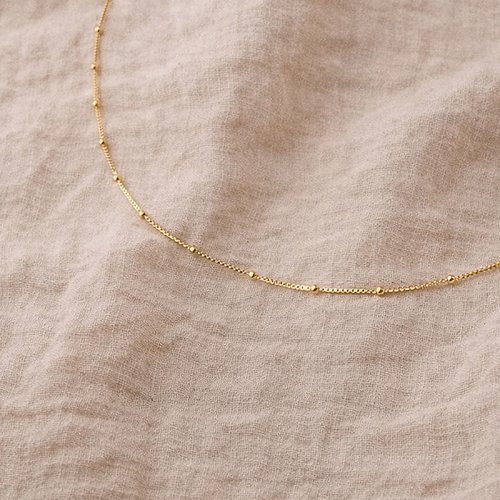 Collier fin en or 18 carats – chaîne perlée maille vénitienne minimaliste