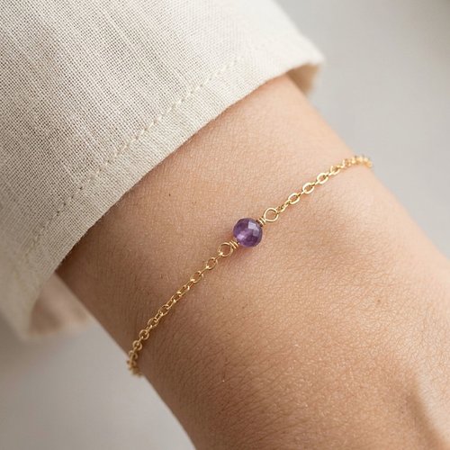 Bracelet or 18 carats et améthyste naturelle 4 mm – pierre de naissance février