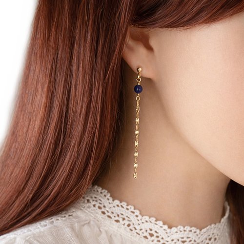 Boucles d’oreilles longues en or 18 carats avec pierre naturelle de lapis lazuli – élégance lumineuse et raffinement féminin