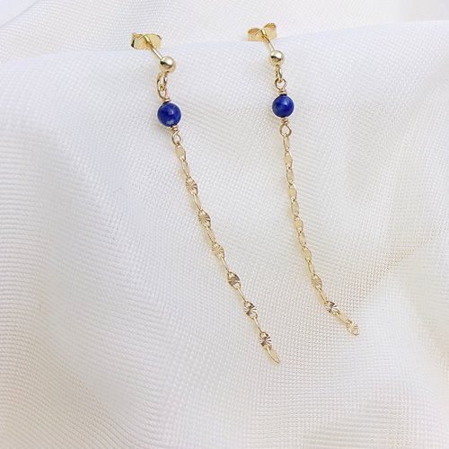 Boucles d’oreilles longues en or 18 carats avec pierre naturelle de lapis lazuli – élégance lumineuse et raffinement féminin
