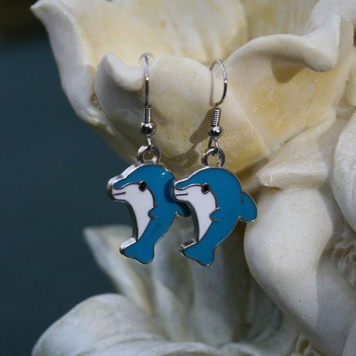 Boucles d'oreilles dauphins en métal et émail 