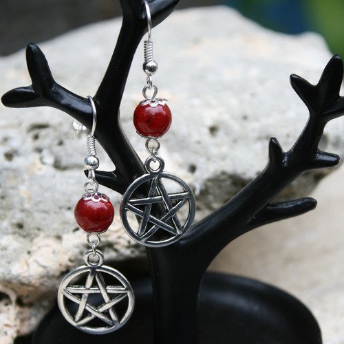 Boucles d'oreilles halloween pentagrammes et perles agates rouge et noir