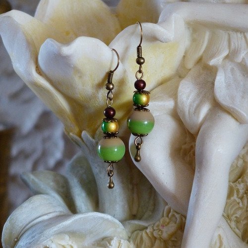 Boucles d'oreilles perles indiennes et perles miracles ( vert, jaune et marron )