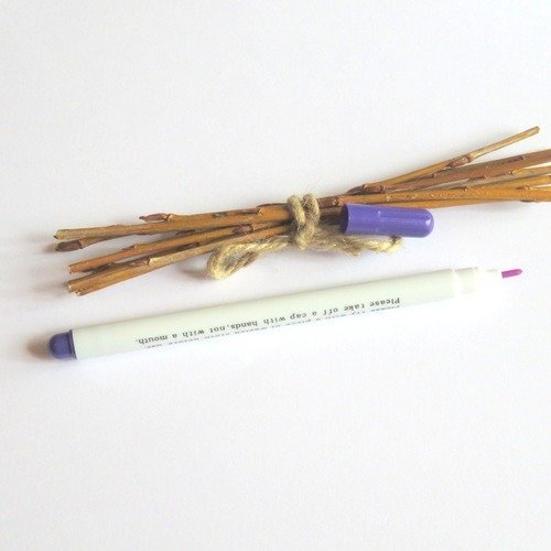 Stylo pour tissu effaçable à l'eau lavande
