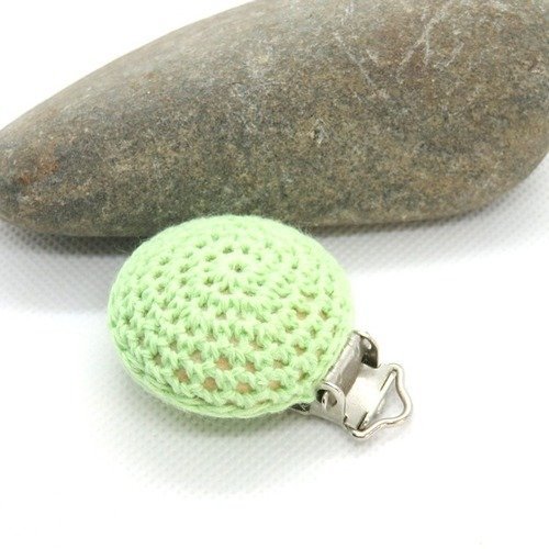 Pince clip attache tétine crocheté en coton vert pastel