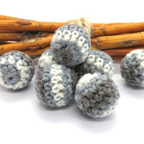 Perle en bois crochet coton dégradé grise attache tétine....