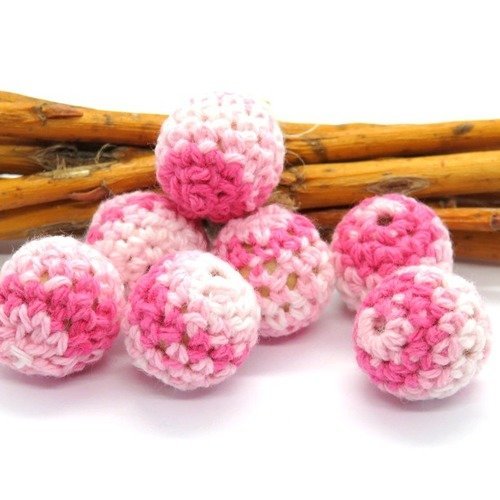 Perle en bois crochet coton dégradé rose attache tétine....