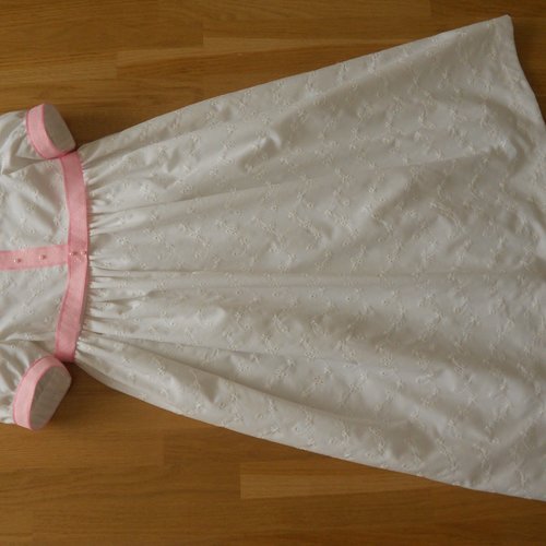 Robe de baptême en broderie anglaise - 6/9 mois