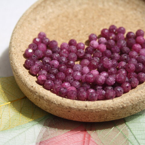 Perles rubis facettes 4 mm