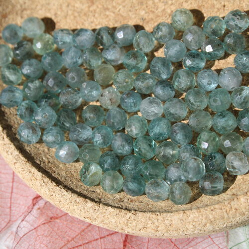 Perles apatite claire facettes 4 mm