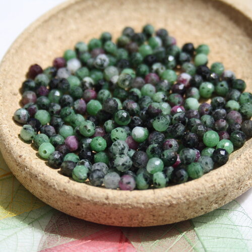 Perles rubis zoisite, facettes 4 mm