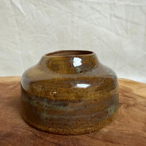 Petit vase en céramique fait main – vase artisanal aux émaux bruns et verts – décoration naturelle – pièce unique