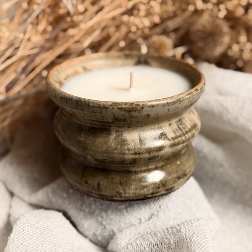 Bougie artisanale en pot en grès – cire de coco parfum oriental et encens bougie naturelle faite main –