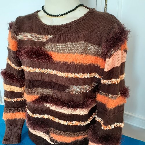 Pull marron/orange