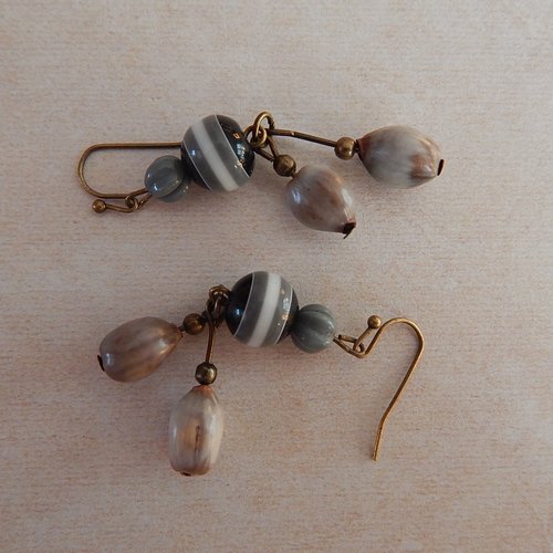 Boucles d'oreille perles et graines.