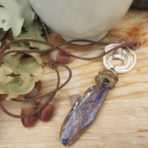 Vendu ....energie naturelle : un collier minimaliste unisexe précieux avec cette superbe opale boulder yowah ...