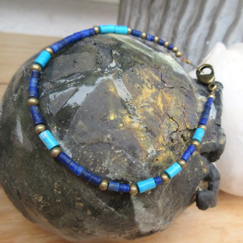 Vendu - douceur de vivre : un bracelet unisexe et minimaliste en perle tubes de turquoise et lapis lazuli  .