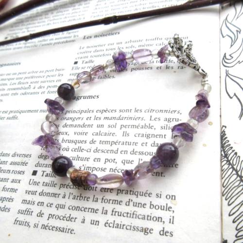 Un petit prix pour ce bracelet chic poétique avec perles en améthyste ...