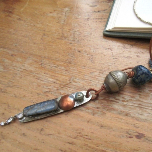 Brises virginales .....: splendide collier sautoir en perles d'argent avec pendentif cyanite
