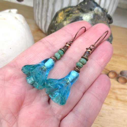 Vendu ....ballet aérien : des boucles d'oreille baroques et asymétriques avec perles artisanales lampwork verre headpins