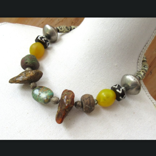 Promesse d'un secret !!!!! : splendide collier tribal ethnique réalisé avec des perles de collections !!!!