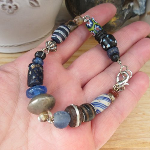 Voyageuses au printemps : un bracelet ethnique, zen et grungy avec perles de collections african trade beads !!!