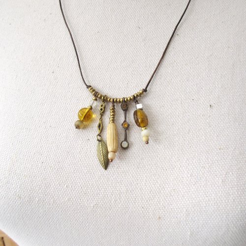 Vendu - echos du désert : un collier grigris minimaliste, unisexe, nomade, chic et urbain ....