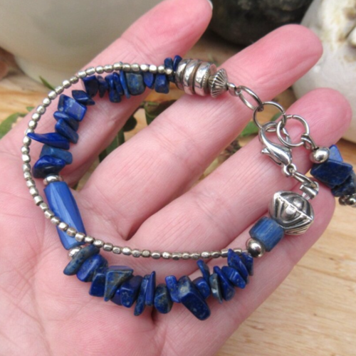 Courir vers un ailleurs: un bracelet shabby chic, unisexe, 2 rangs en lapis lazuli et perles argent ...