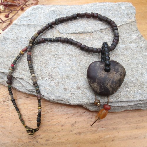 Son de l'afrique... : un collier tribal unisexe de toute beauté en perles "djenné" et cornaline du néolithique