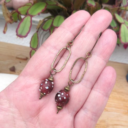 Un prix tout doux pour ces jolies boucles d'oreille minimalistes avec perles ancienne vénitiennes ...!!!!!!