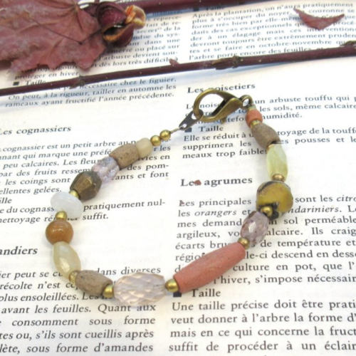 Témoins des temps.....: un bracelet shabby chic avec perle en verre ancienne, céramiques d'afrique, perles fines