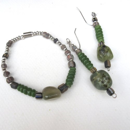 Une parure nomade et romantique bracelet et boucles d'oreille avec préhnite : "lumière zénithale"