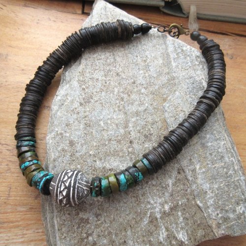 Un collier tribal boho unisexe avec turquoise heishi véritable ..... : "syllabes de turquoise"
