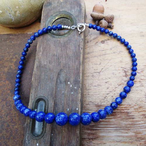 Un collier ras de cou classique unisexe avec splendides perles en lapis lazuli avec pyrite: "dompteuses de muses"