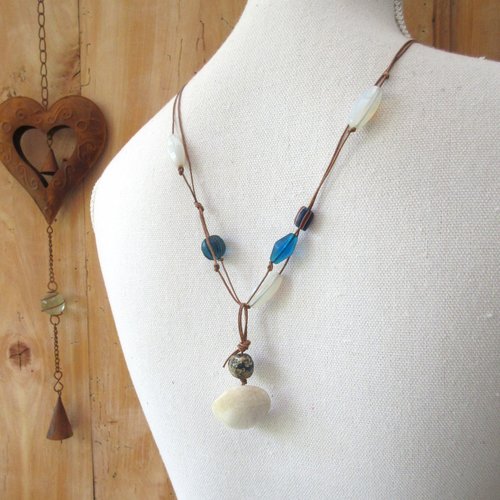 Magie plein sud : le collier minimaliste et nomade, avec des perles de collection du mali; pour dames ou messieurs !!!!