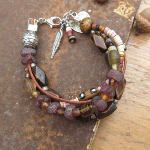 Rêve de réalité !!!!" : un bracelet boho chic rustique 4 rangs et composé de perles en ébène ...
