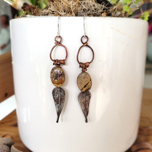 Des boucles d'oreille de style amérindien avec perles en jaspe paysage et breloques feuilles étain: "musique de l'ouest"