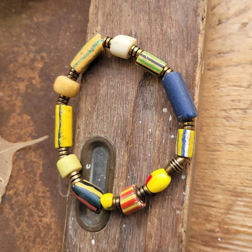 Un bracelet ethnique ajustable aux couleurs ravissantes avec ces perles anciennes du mali... : "des contrastes visuel