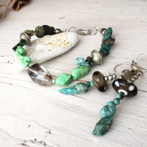 Une magnifique parure bracelet et boucles d'oreille avec nuggets de turquoise  !!!! : "rythmes de vie "