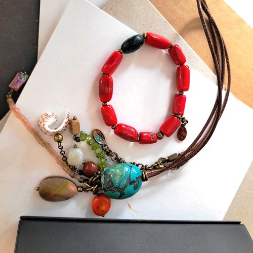 Une parure ethnique collier et bracelet vintage nature, unisexe avec turquoise , perles corail, etc ..   : " mélodie nelson "