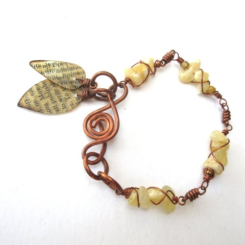 Fleurs de soleil : un bracelet industriel et précieux avec perles opale...