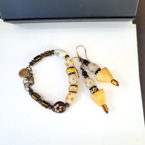 Une parure boho chic bracelet et boucles d'oreille cadeau pour amoureuse : "caresses de sable"