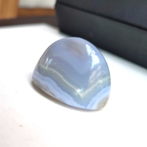 Stupéfiant cabochon pierre précieuse de calcédoine bleu violet lavande pour la fabrication de bijoux