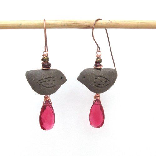 Vendu - splendides céramiques artisanales pioupiou et perles tourmaline facettée pour ces boucles d'oreille romantiques: "tendresse"