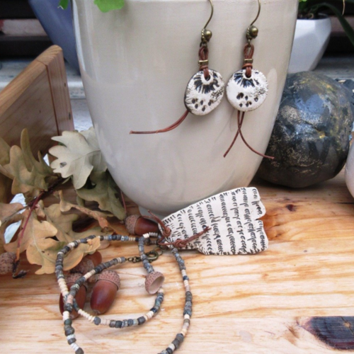 Parure collier et boucles d'oreille de style tribal; primitif et rustique brut.... : "les epaules de la terre"