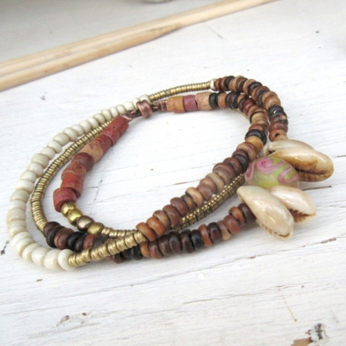 Un bracelet nature unisexe 3 rangs ou un collier tribal , graines, coquillages.... : "un soir d'or adouci"