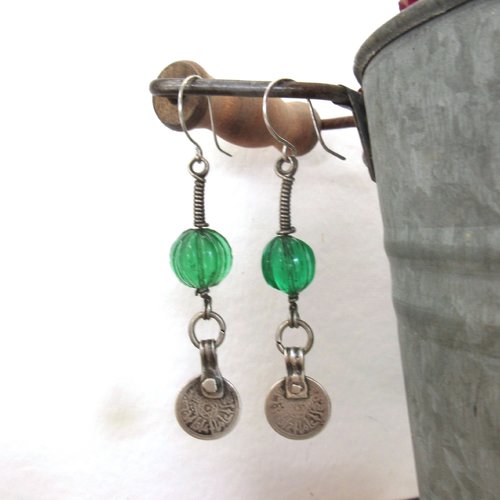 Des boucles d'oreille boho tribales avec anciens pendentifs en argent berbère du maroc ... : "troublants appâts "