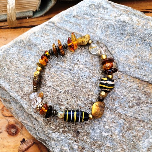 Ambre, quartz rutile or et perles anciennes tribales pour ce bracelet unisexe classe !!!!! : "une douce harmonie"...