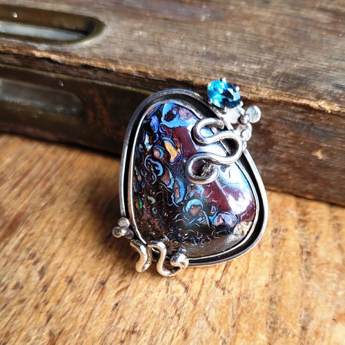 Splendide bague ajustable en argent 925 , avec cabochon koroit boulder opale d'australie et topaze bleue : cadeau pour elle !!!