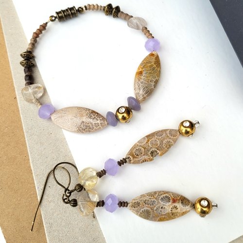 Sublime parure nature bracelet et boucles d'oreille; réalisée à partir de cabochons marquises en bois pétrifié: "etincelles colorées"